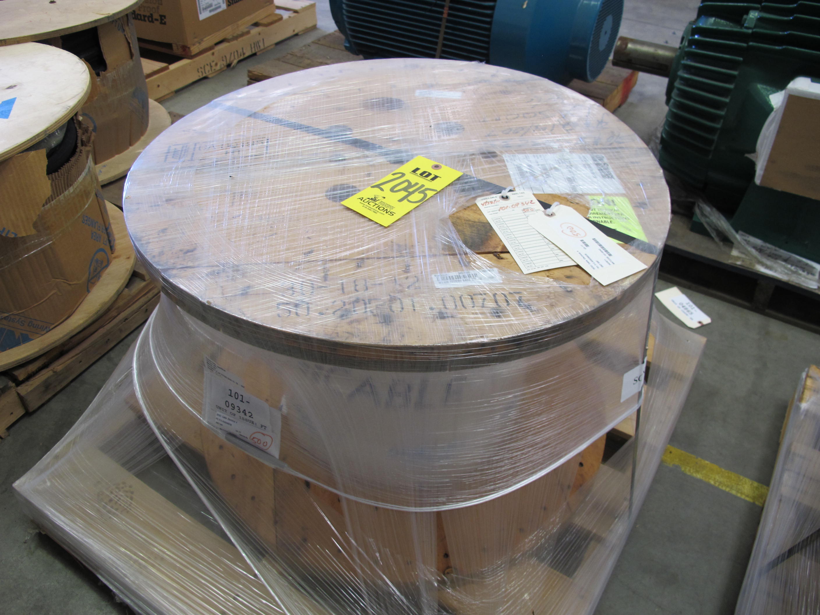 LOT (1000 FT) OF CABLE, ELECTRICAL TYPE, 4/0 AWG SIZE, COPPER MATERIAL, SOFT DRAWN KIND. BARE, 7 STRANDED, SOFT DRAWN, 1.531 FT. PER LB. 2 SPOOLS OF 500' (W-44) LOADING & HANDLING FEE $15-